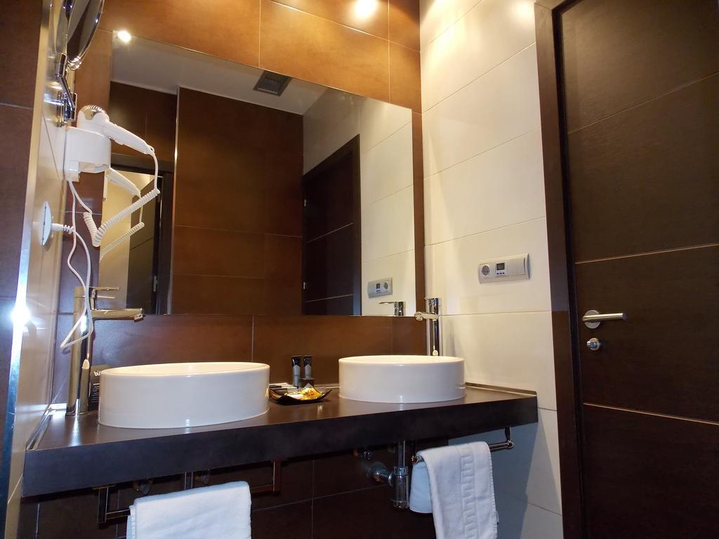 Aparthotel Bubal El Pueyo de Jaca Quarto foto