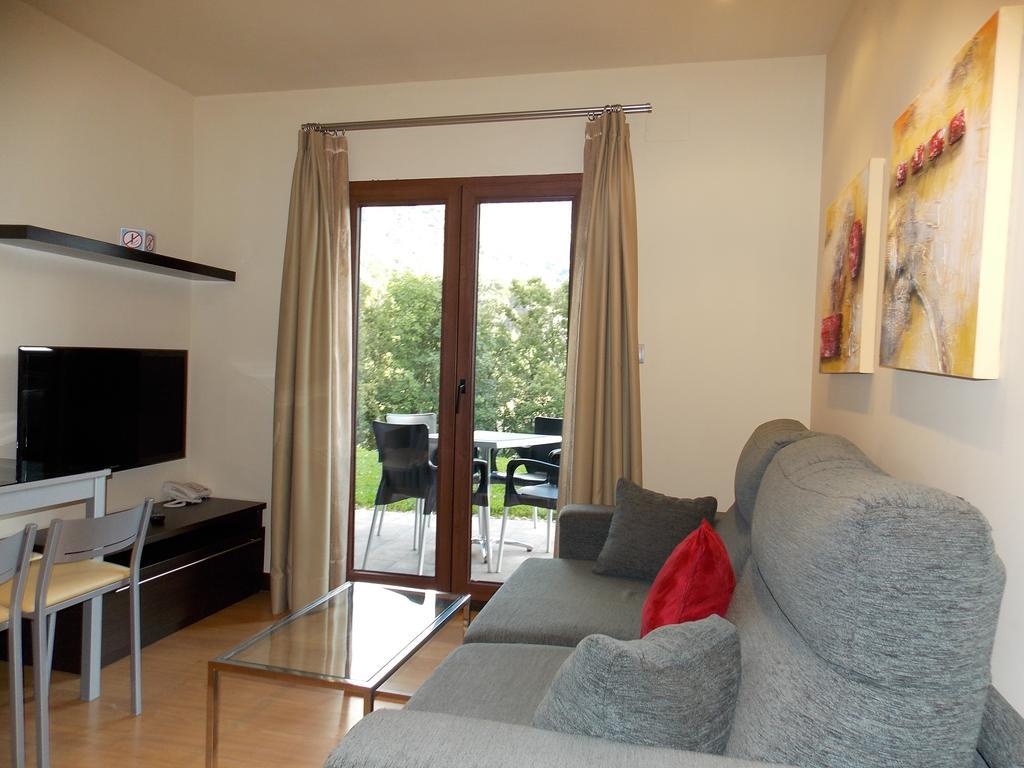 Aparthotel Bubal El Pueyo de Jaca Quarto foto