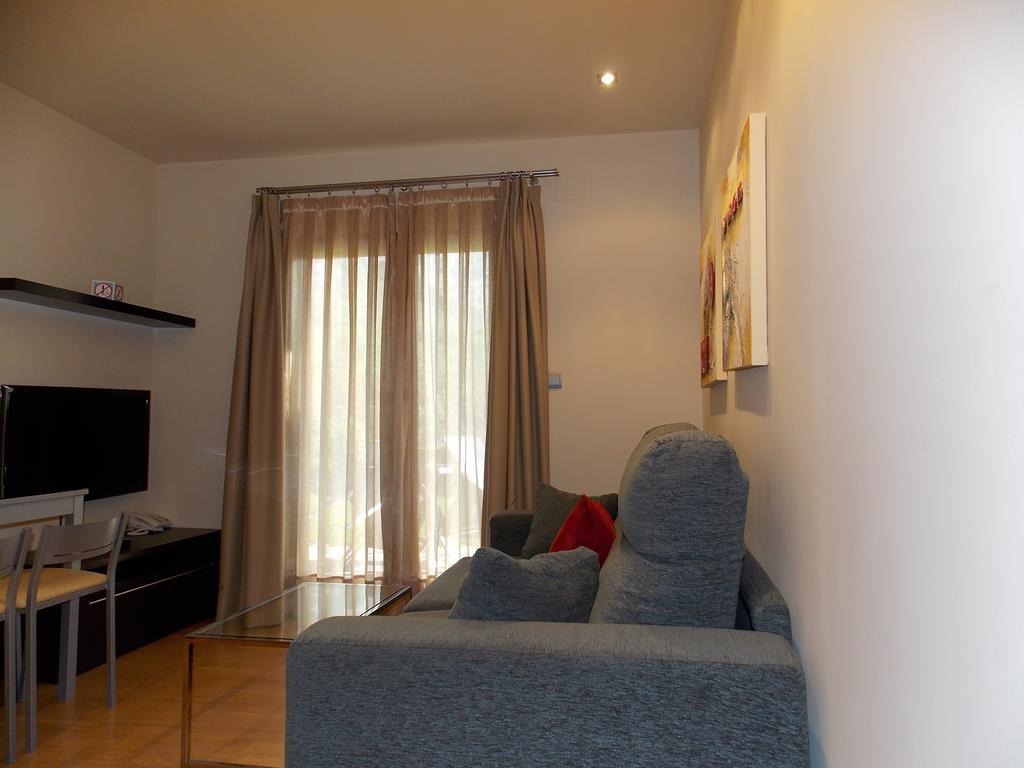 Aparthotel Bubal El Pueyo de Jaca Quarto foto