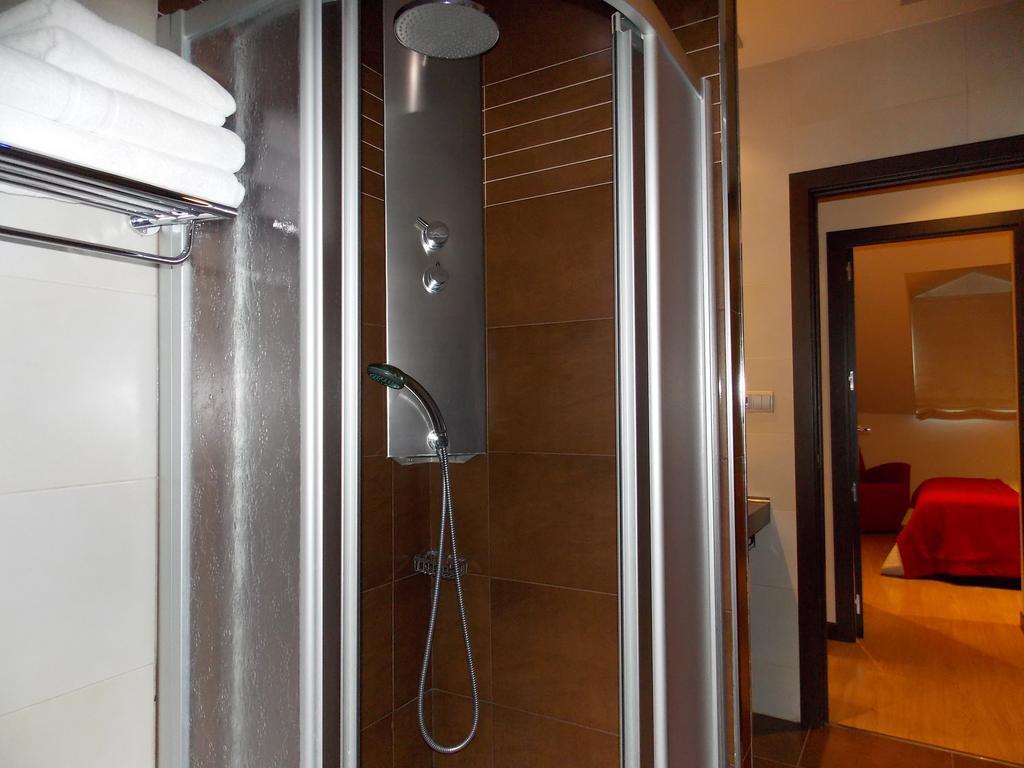 Aparthotel Bubal El Pueyo de Jaca Quarto foto